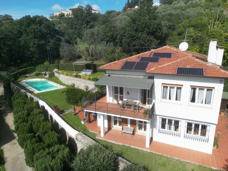 Sea-View Villa with Private Pool in Corsanico-Bargecchia, Tuscany