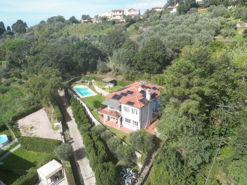 Sea-View Villa with Private Pool in Corsanico-Bargecchia, Tuscany