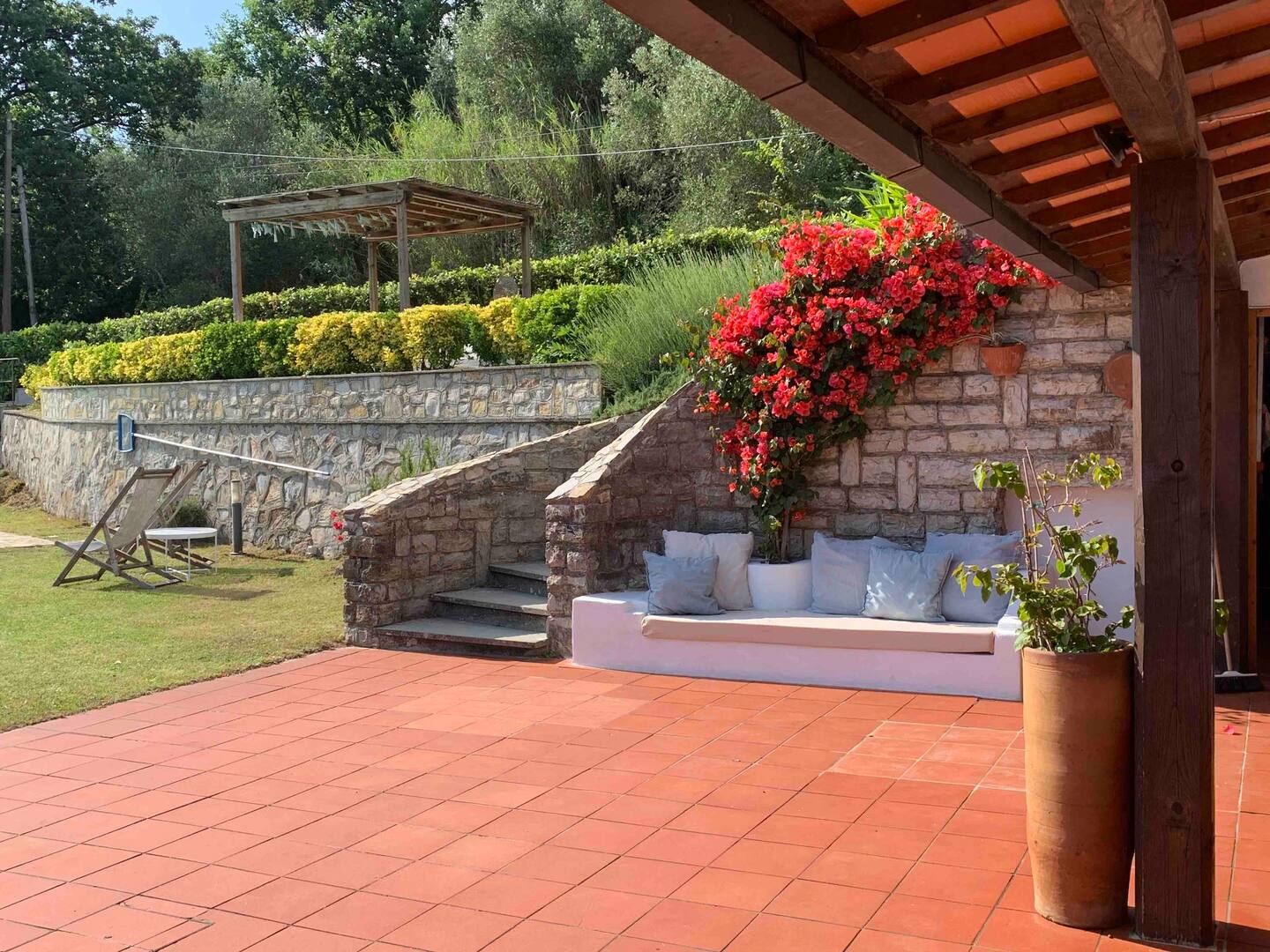 Sea-View Villa with Private Pool in Corsanico-Bargecchia, Tuscany