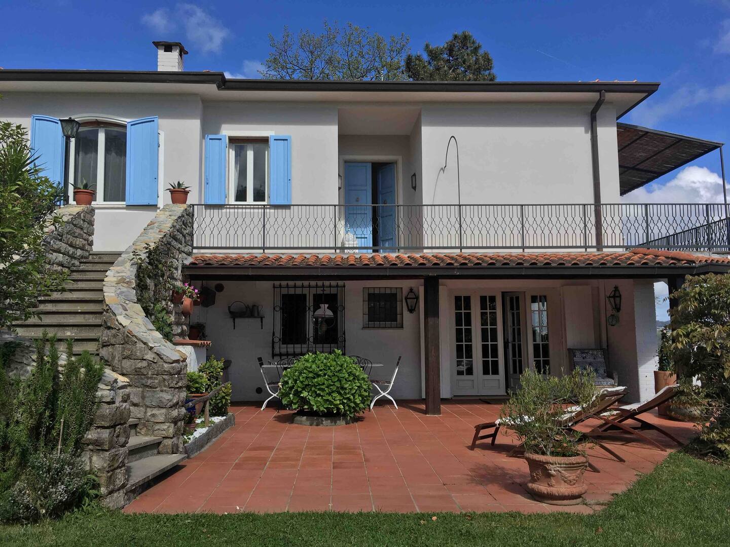 Sea-View Villa with Private Pool in Corsanico-Bargecchia, Tuscany