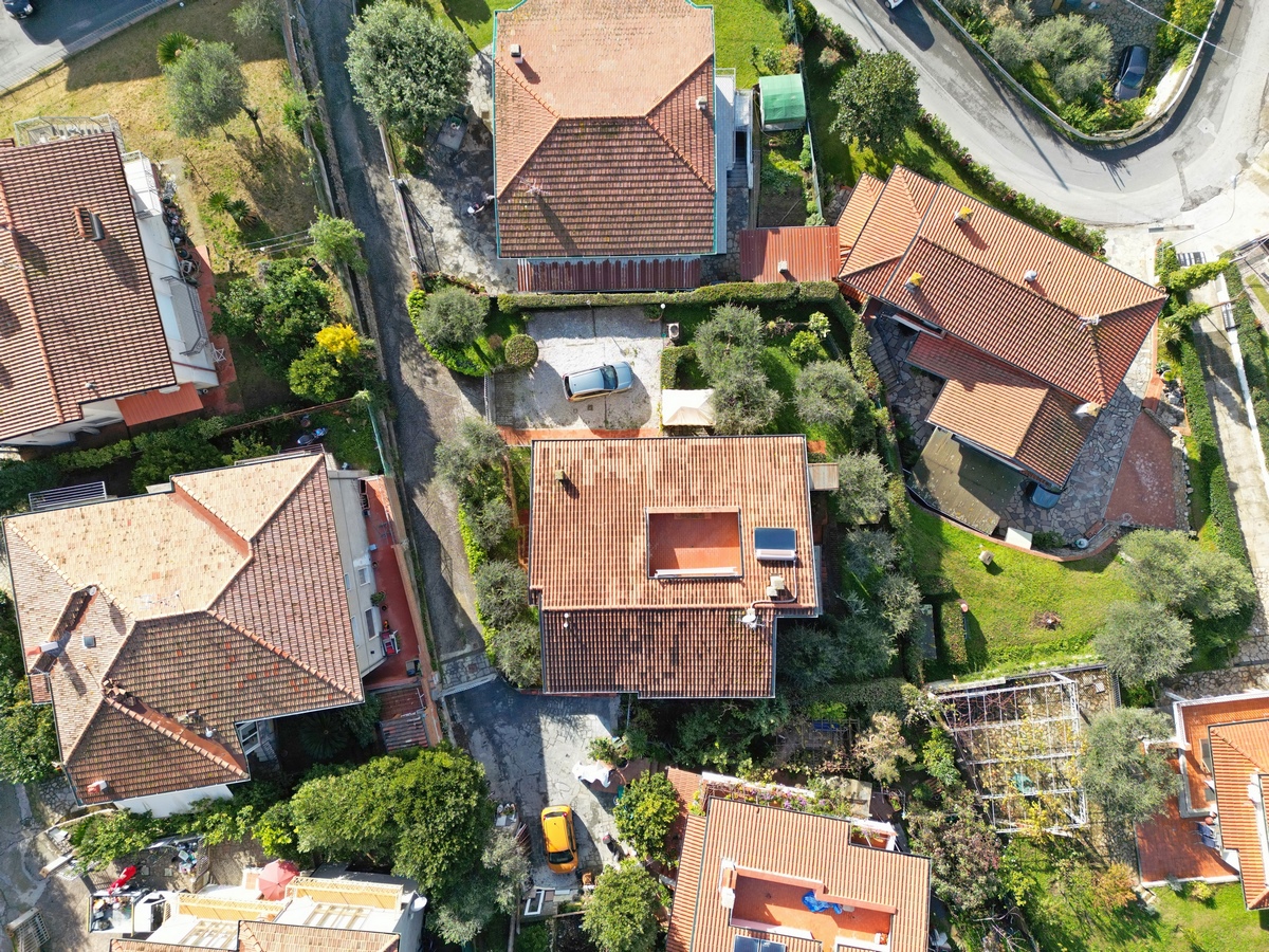 Spacious Home with Garden & Sea Views in Bargecchia, Tuscany