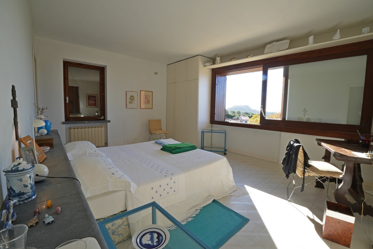 Exclusive Tuscan Villa with Panoramic Sea Views & Olive Grove in Versilia