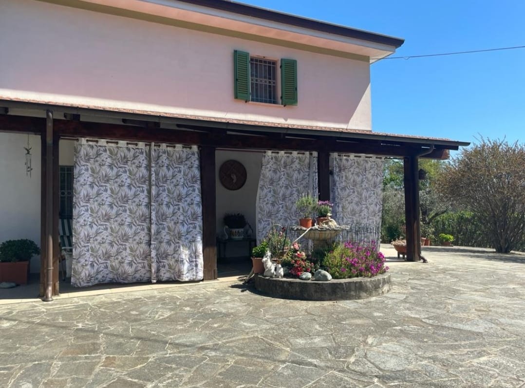 Renovated 70s House with Garden & Sea View in Bargecchia