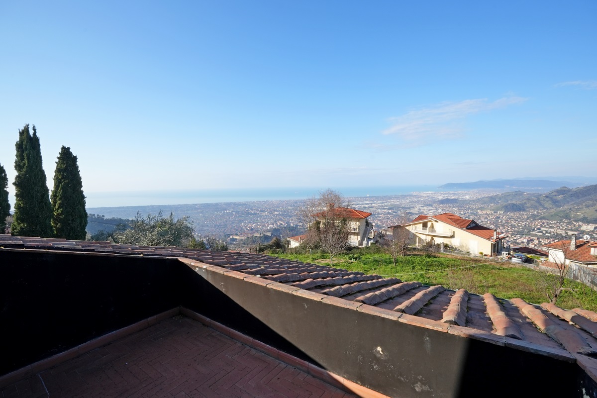 Charming Hillside Home with Sea Views Near San Carlo Therme
