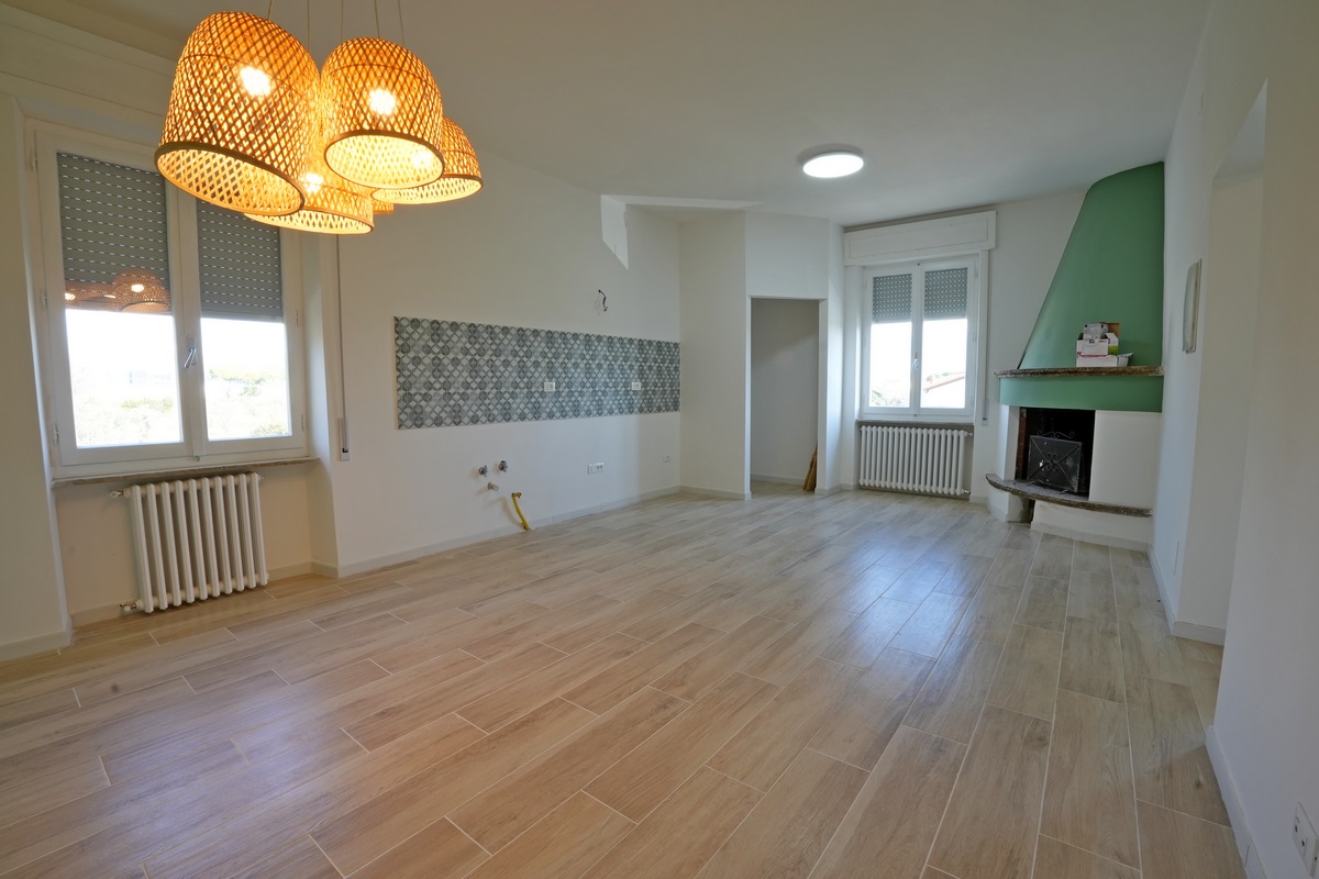 Appartamento in casa con due unita a Ameglia - Sarzana