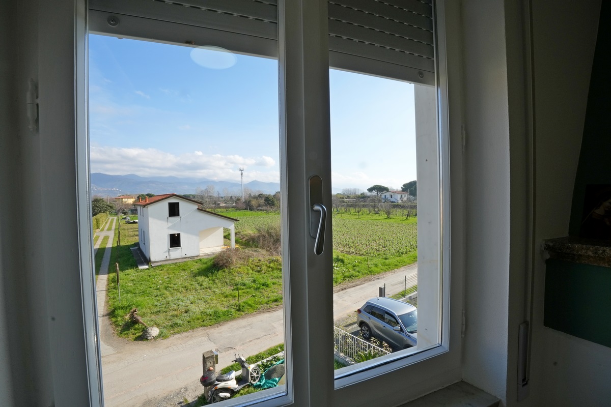 Appartamento in casa con due unita a Ameglia - Sarzana