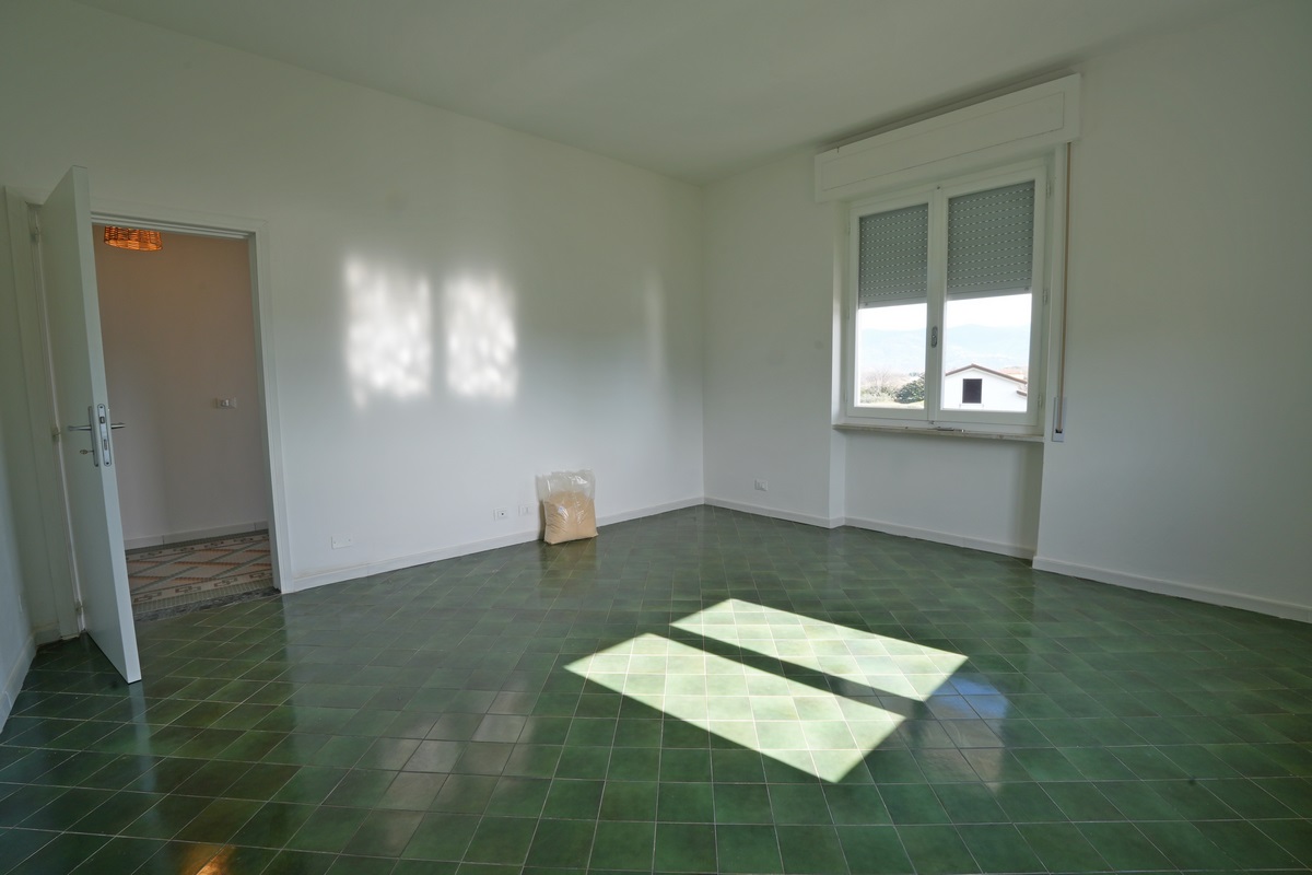 Appartamento in casa con due unita a Ameglia - Sarzana