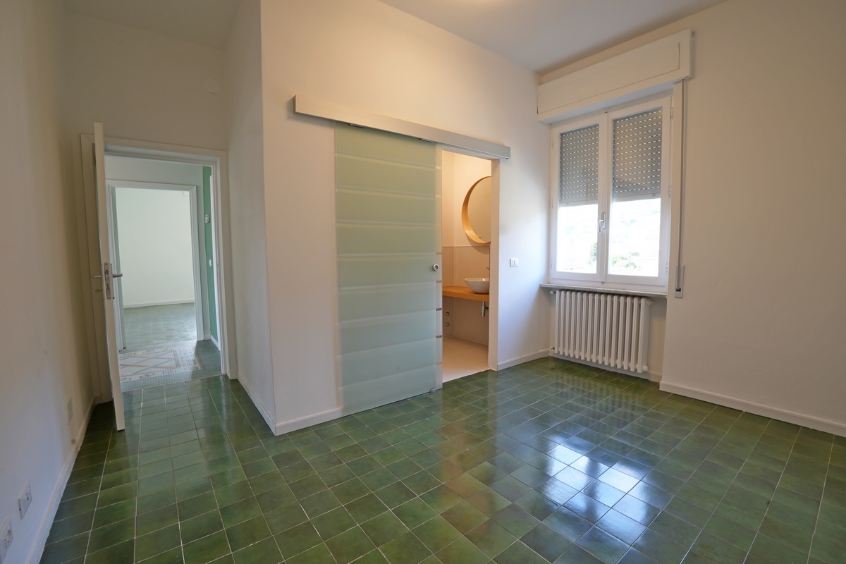 Appartamento in casa con due unita a Ameglia - Sarzana