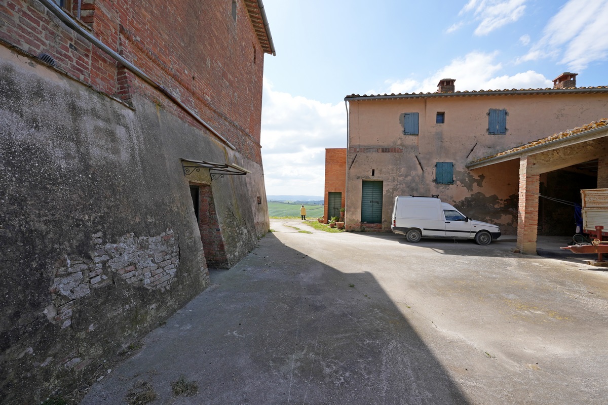 Crete Senesi grande fattoria
