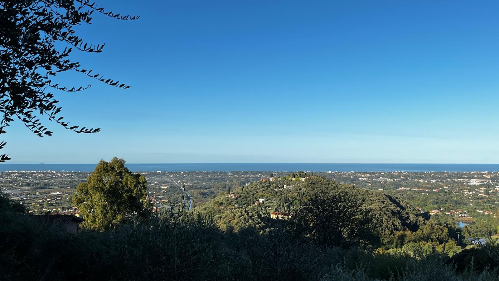 Casa con vista mare vicino Camaiore