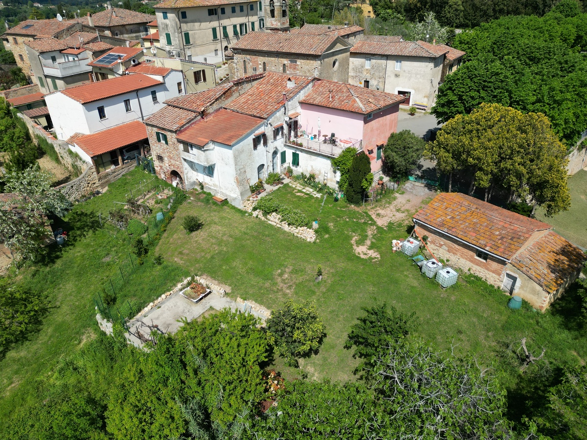Vesnické stavení s potenciálem u Casciany Terme