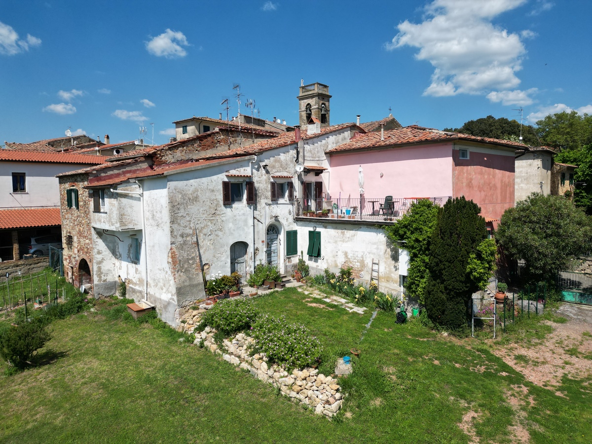Vesnické stavení s potenciálem u Casciany Terme