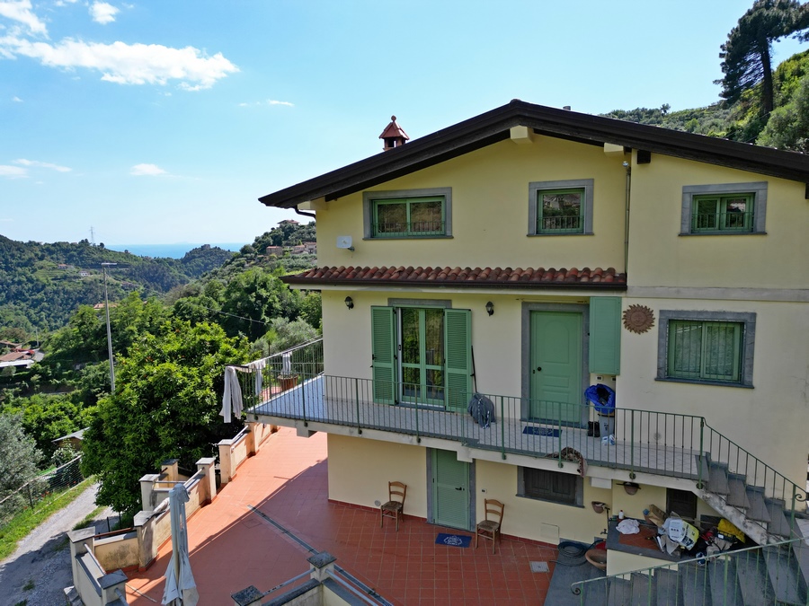 Casa grande con vista mare a Montignoso