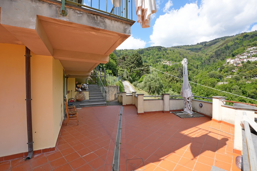Casa grande con vista mare a Montignoso