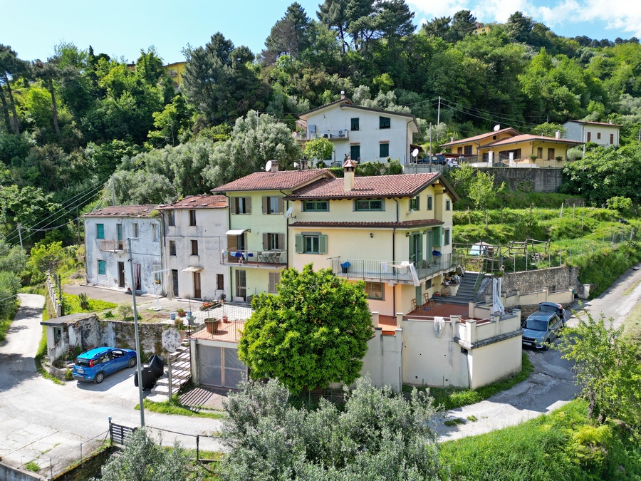 Casa grande con vista mare a Montignoso
