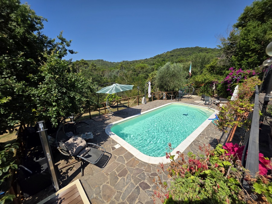 Landhaus mit Pool bei Gabbro