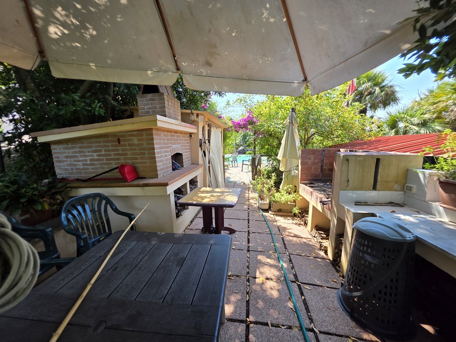 Landhaus mit Pool bei Gabbro