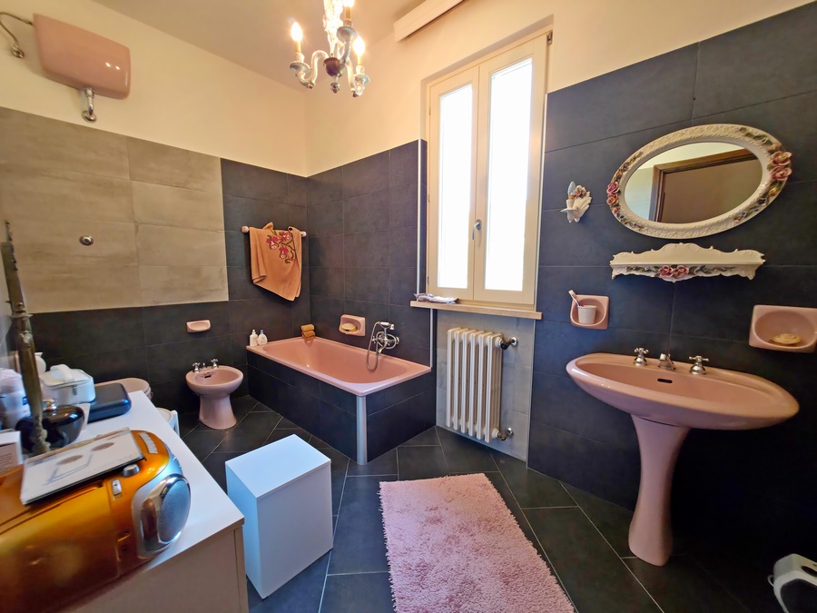 Landhaus mit Pool bei Gabbro