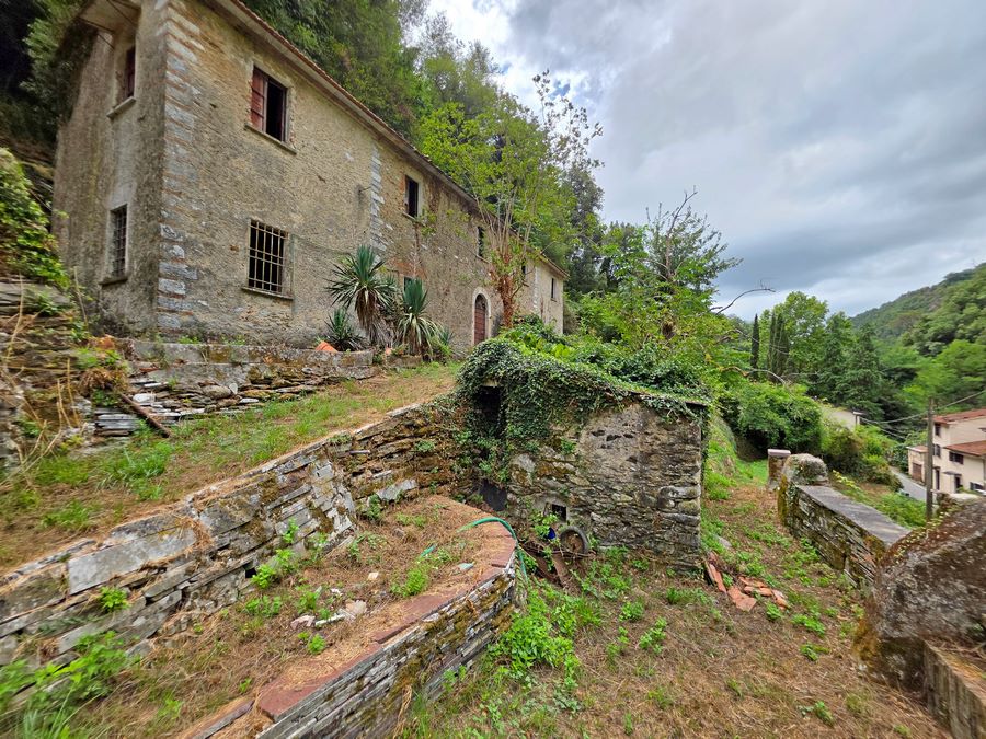 Grande rustico a Seravezza