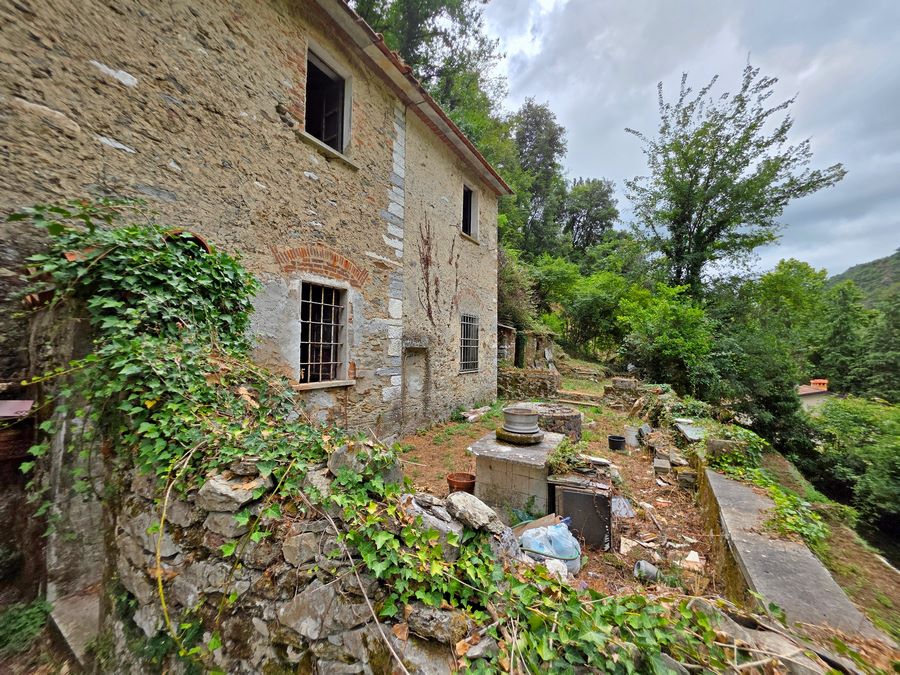 Grande rustico a Seravezza