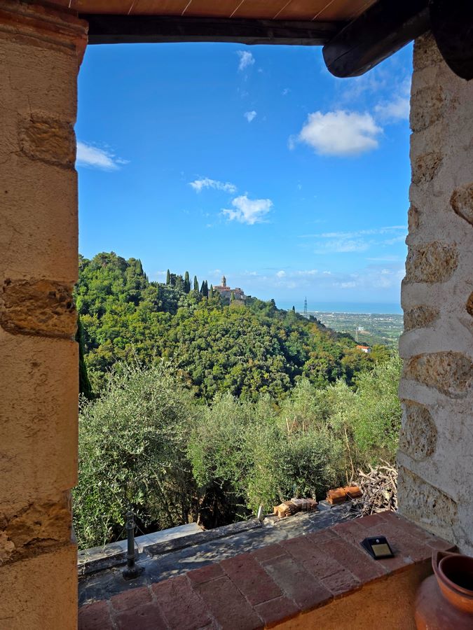 Casale con vista mare a Camaiore