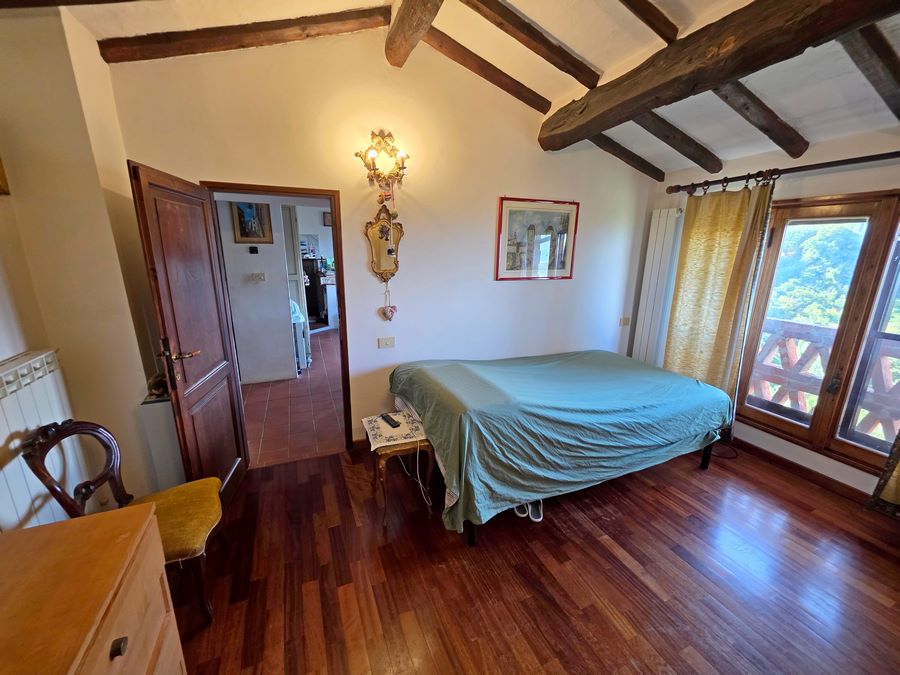 Casale con vista mare a Camaiore