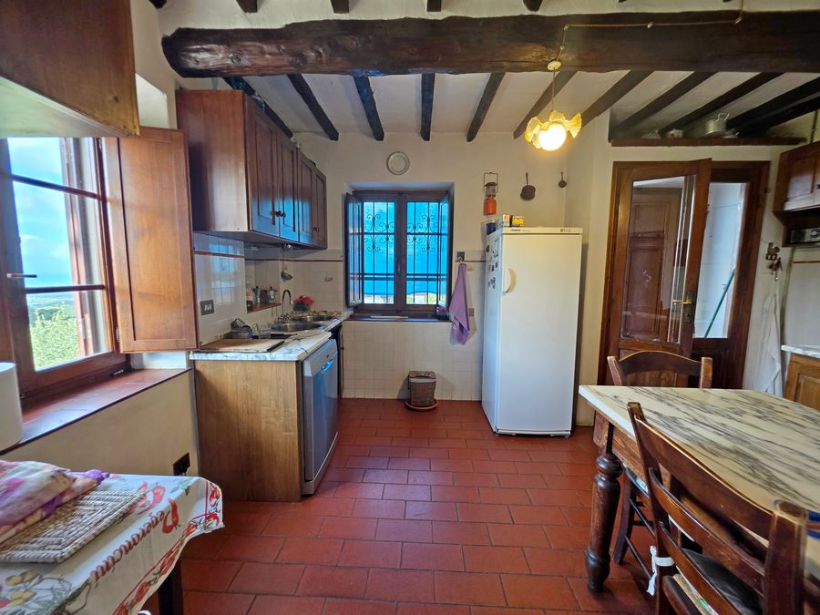 Casale con vista mare a Camaiore