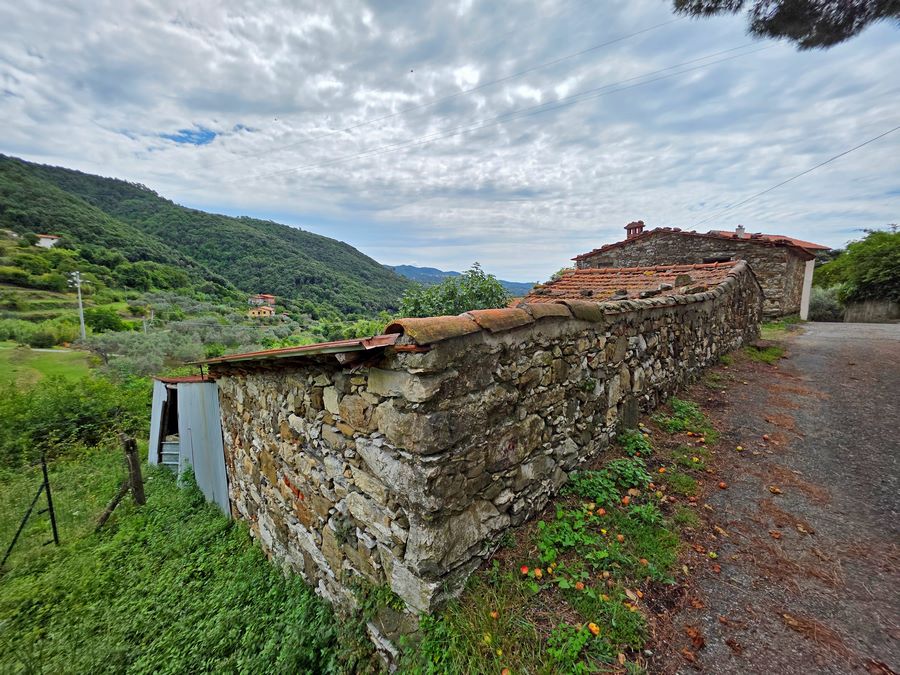 Renoviertes Steinhaus bei Fosdinovo
