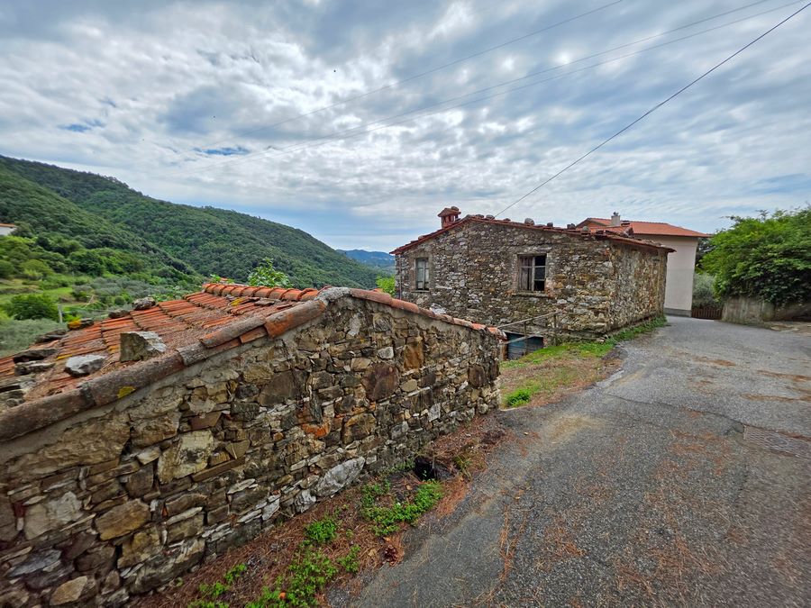 Renoviertes Steinhaus bei Fosdinovo