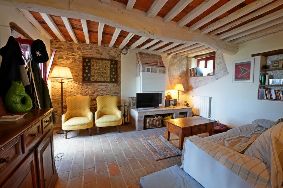 Clear antique restored stone house with sea view near Stiava