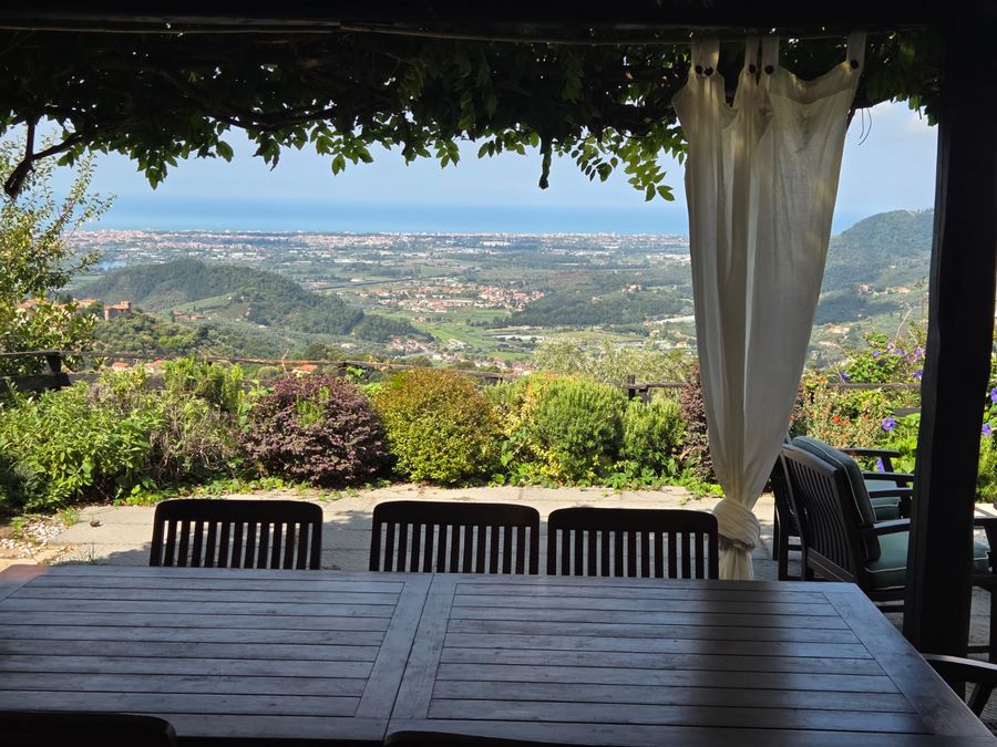 Clear antique restored stone house with sea view near Stiava
