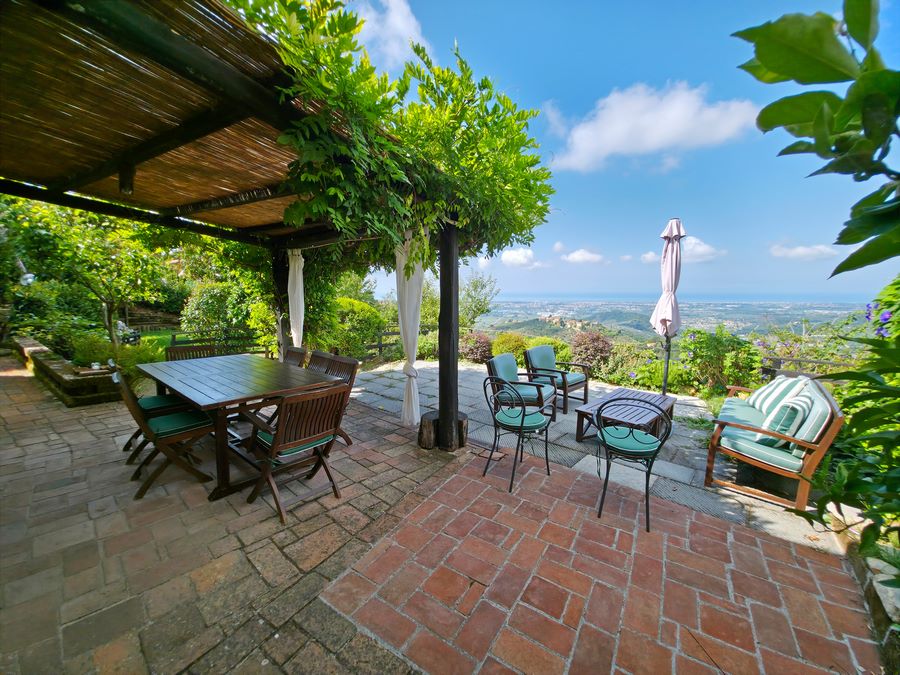 Clear antique restored stone house with sea view near Stiava