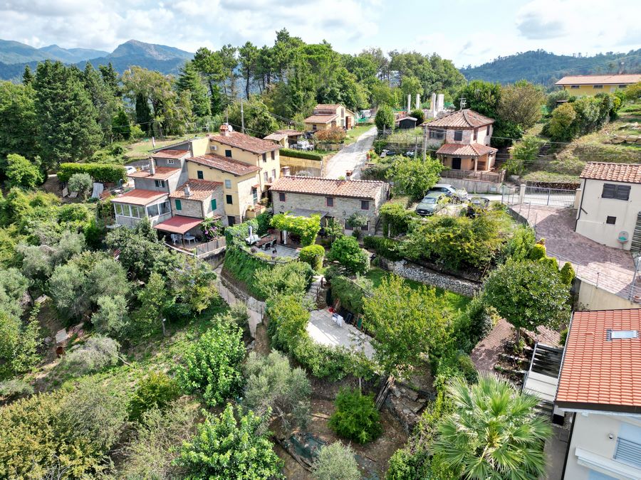Clear antique restored stone house with sea view near Stiava