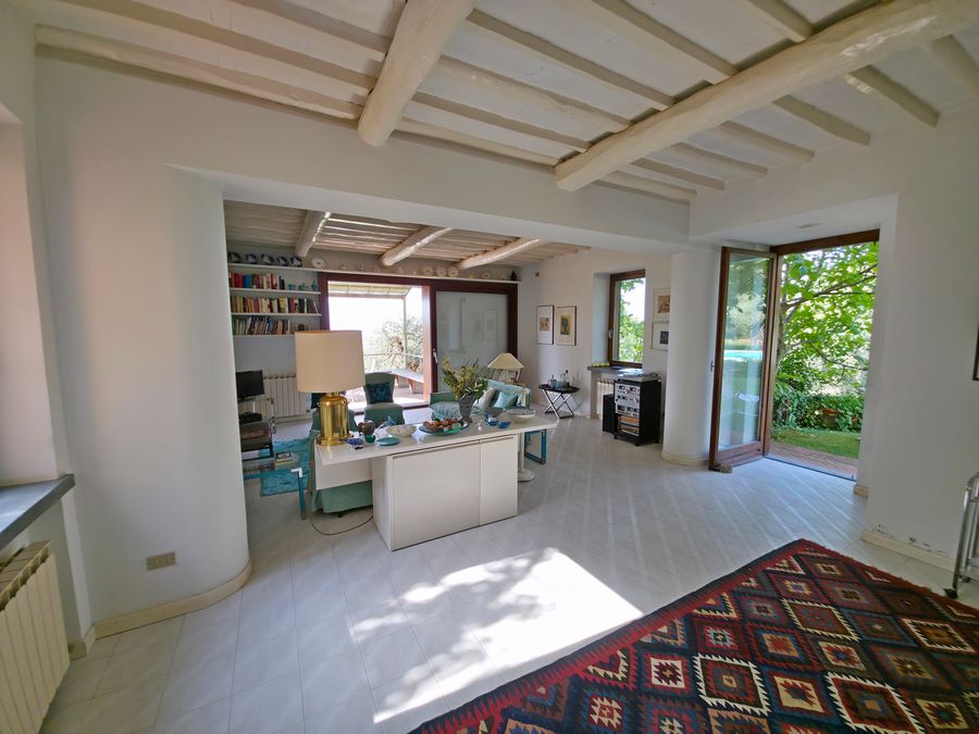 Esclusiva Villa Toscana con Vista Mare Panoramica e Uliveto in Versilia