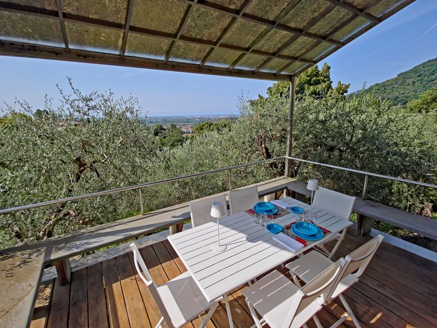 Esclusiva Villa Toscana con Vista Mare Panoramica e Uliveto in Versilia