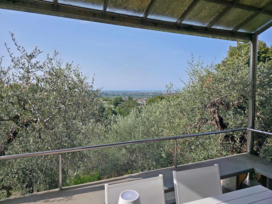 Esclusiva Villa Toscana con Vista Mare Panoramica e Uliveto in Versilia