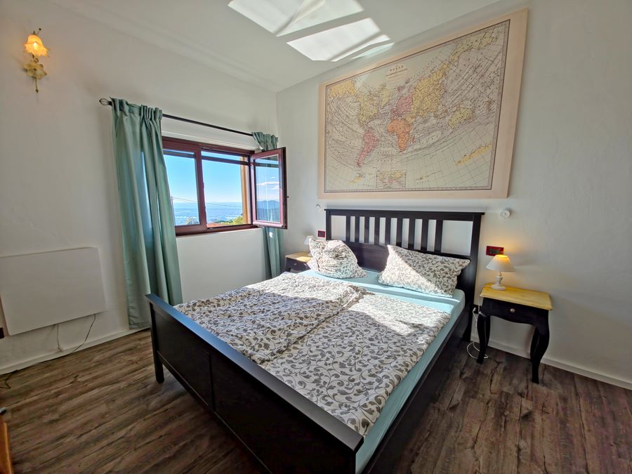 Rustikales Mittelhaus mit Meerblick und Garten