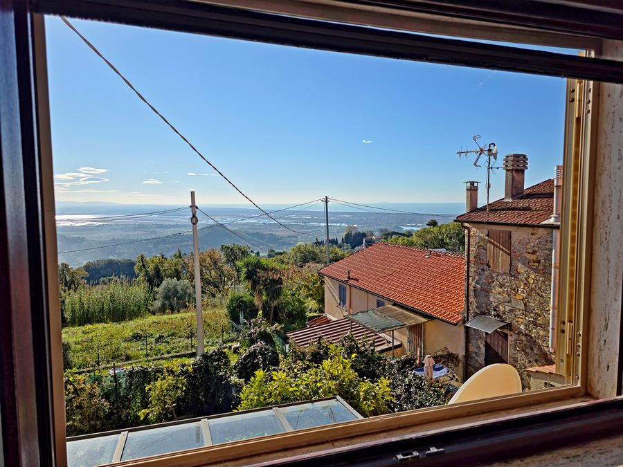 Rustikales Mittelhaus mit Meerblick und Garten