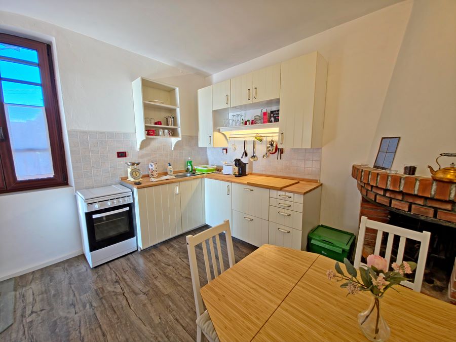 Rustikales Mittelhaus mit Meerblick und Garten