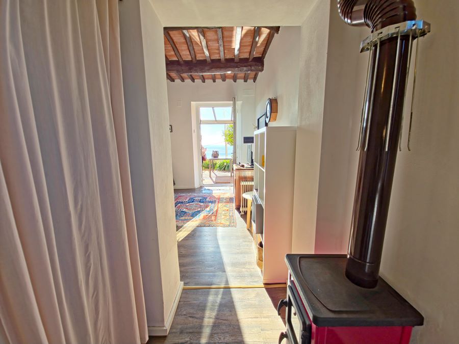 Rustikales Mittelhaus mit Meerblick und Garten