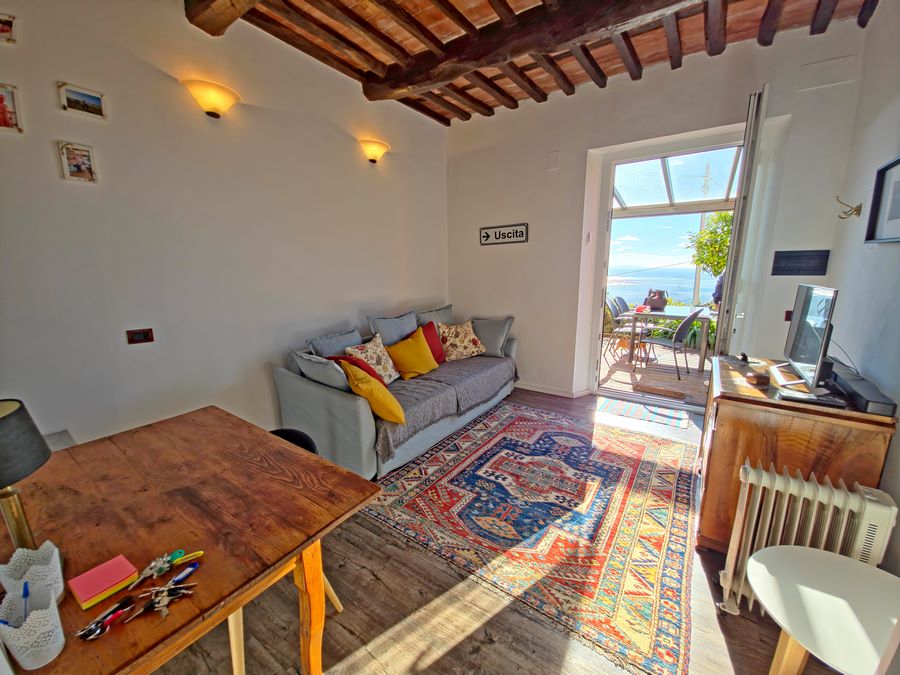 Rustikales Mittelhaus mit Meerblick und Garten