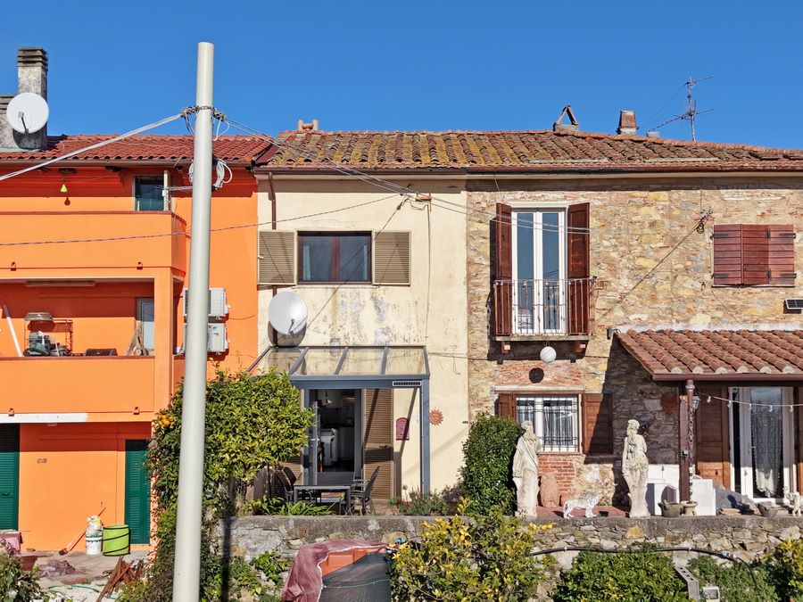 Rustikales Mittelhaus mit Meerblick und Garten
