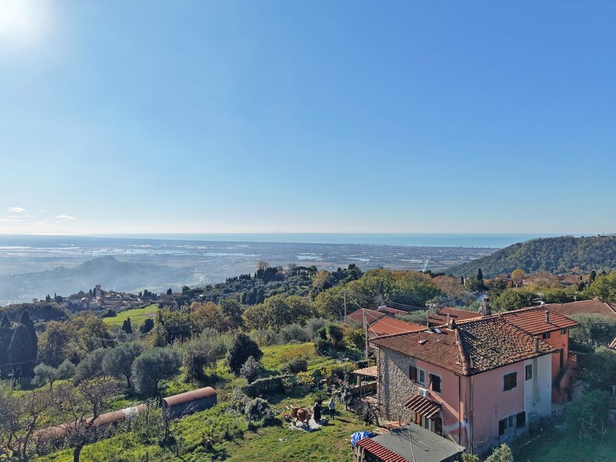 Rustikales Mittelhaus mit Meerblick und Garten