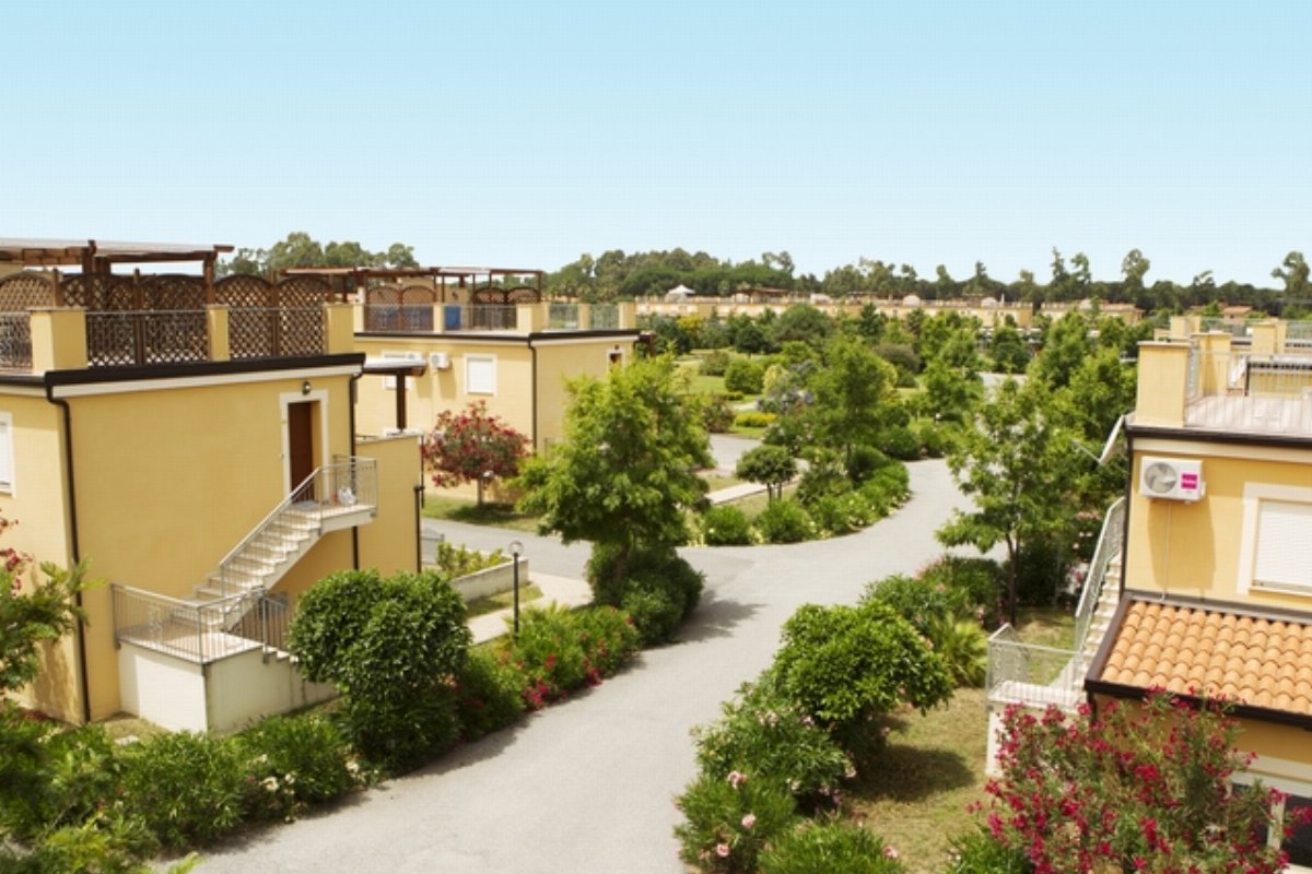 Casa al Mare in Complesso Residenziale Esclusivo con Piscina & Accesso Spiaggia