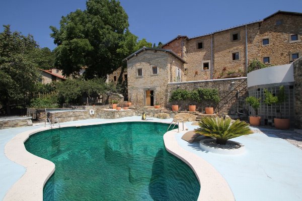 Lussuosa Villa del XVIII Secolo con Piscina e Vista Panoramica – Lunigiana, Toscana