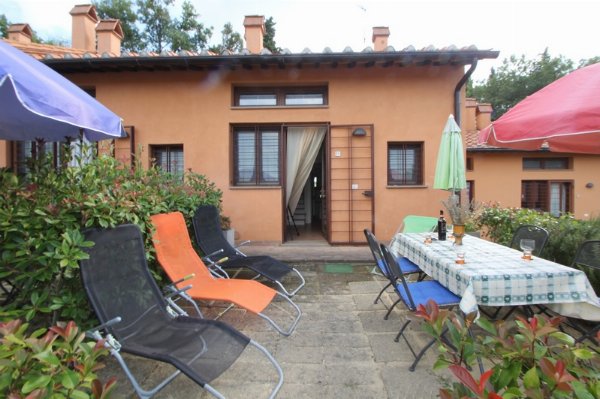 Incantevole Casa Vacanze Vicino San Gimignano – Piscina & Vista Toscana