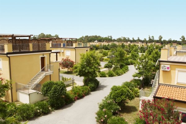Casa al Mare in Complesso Residenziale Esclusivo con Piscina & Accesso Spiaggia