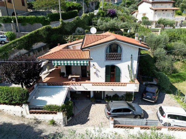 Large Sea View Villa in Bargecchia – Tuscany Real Estate