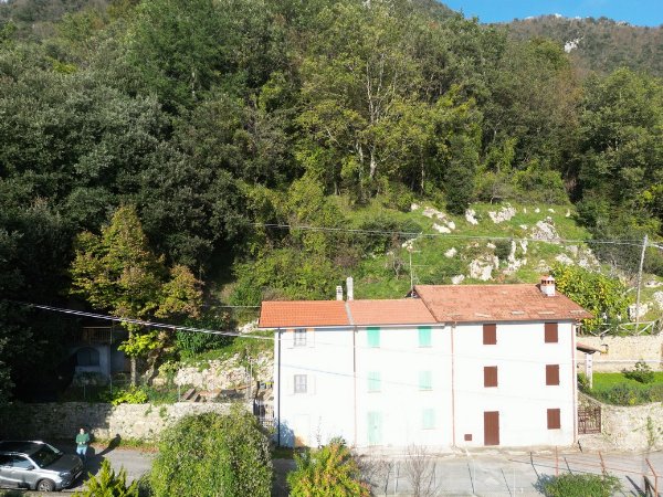 Charming Restored Stone House with Sea Views – Tranquil Village Retreat Near Camaiore