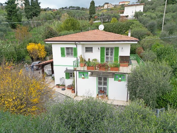 Renovated 70s House with Garden & Sea View in Bargecchia